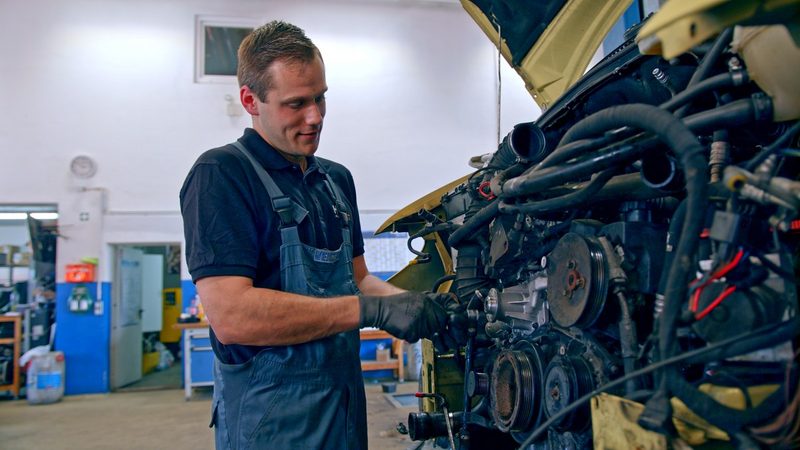 Technische Arbeit bei Heil Automobile
